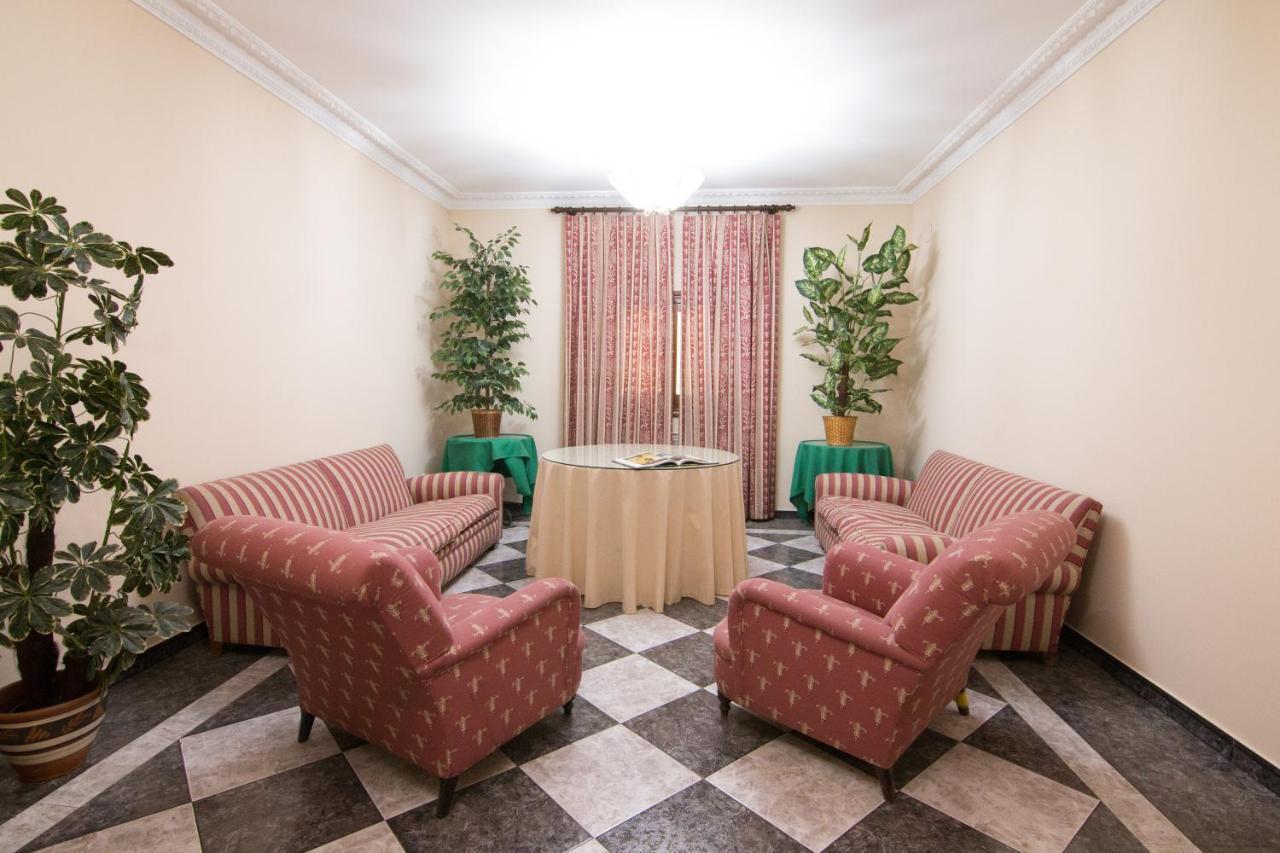 Hostal Santa Ana مدريديخوس المظهر الخارجي الصورة